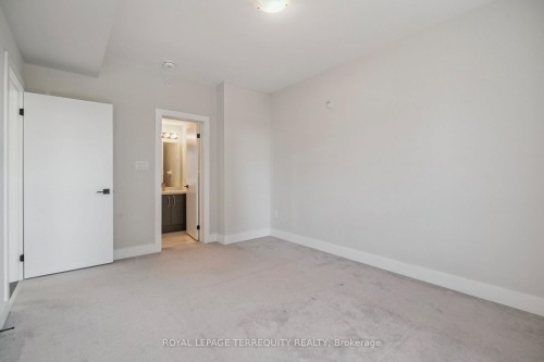 102-6 Spice Way, Barrie, ON - Indoor Photo Showing Other Room