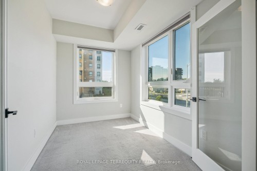 102-6 Spice Way, Barrie, ON - Indoor Photo Showing Other Room