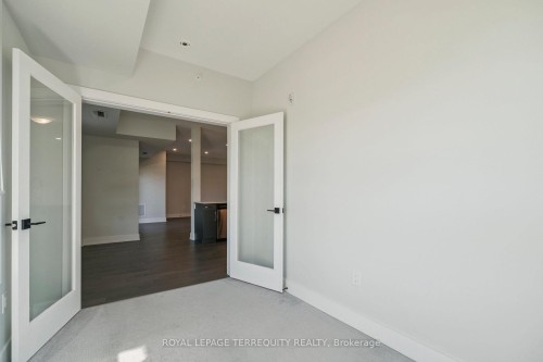 102-6 Spice Way, Barrie, ON - Indoor Photo Showing Other Room