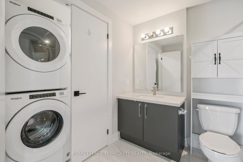102-6 Spice Way, Barrie, ON - Indoor Photo Showing Laundry Room