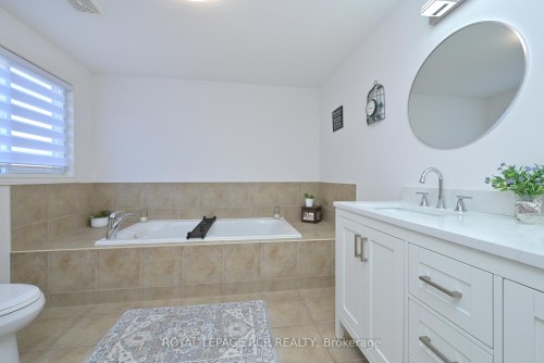399 Rintoul Crescent, Shelburne, ON - Indoor Photo Showing Bathroom