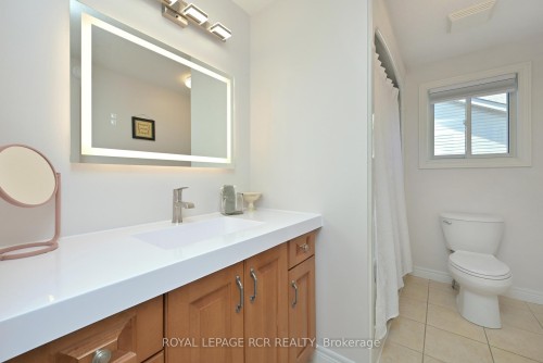 399 Rintoul Crescent, Shelburne, ON - Indoor Photo Showing Bathroom