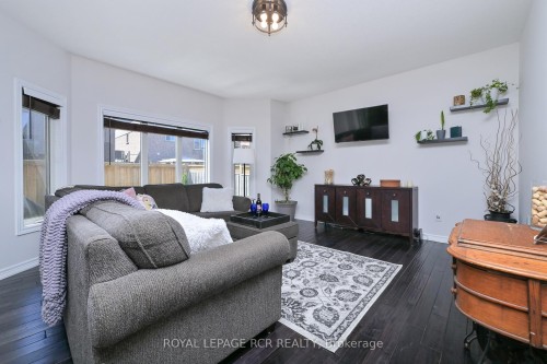 399 Rintoul Crescent, Shelburne, ON - Indoor Photo Showing Living Room