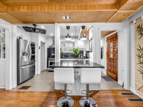 67 Ellington Drive, Toronto, ON - Indoor Photo Showing Kitchen With Upgraded Kitchen