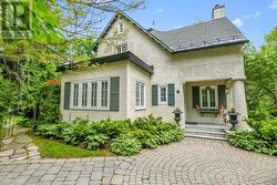 202 CLOVERDALE ROAD  Ottawa, ON K1M 0X2