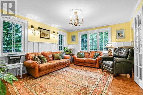 202 Cloverdale Road, Ottawa, ON - Indoor Photo Showing Living Room
