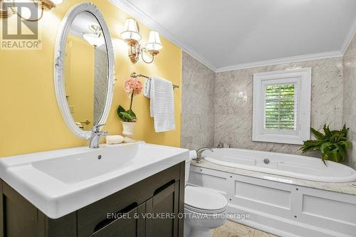 202 Cloverdale Road, Ottawa, ON - Indoor Photo Showing Bathroom