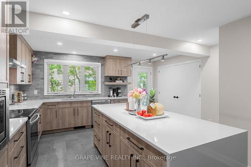 2201 Braeside Avenue, Ottawa, ON - Indoor Photo Showing Kitchen