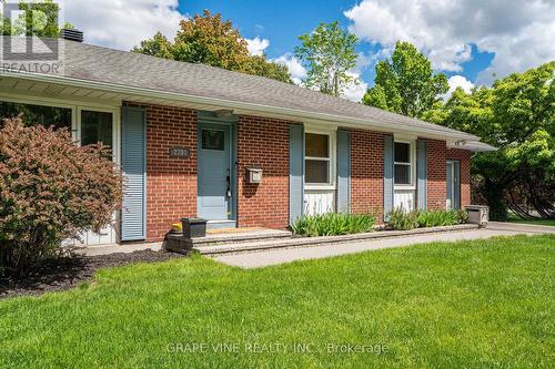 2201 Braeside Avenue, Ottawa, ON - Outdoor
