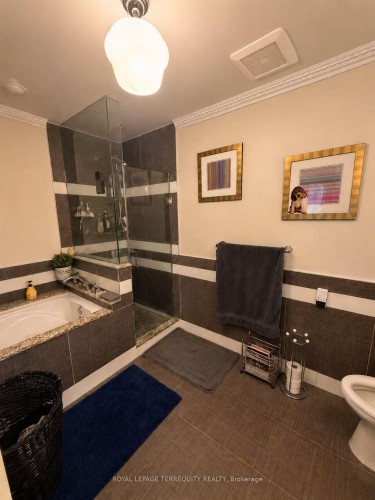 304 Charlton Avenue, Vaughan, ON - Indoor Photo Showing Bathroom