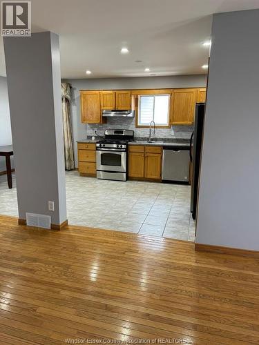 2643 Carissa Unit# Upper, Windsor, ON - Indoor Photo Showing Kitchen