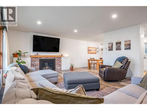 302 Bass Avenue, Enderby, BC - Indoor Photo Showing Living Room With Fireplace
