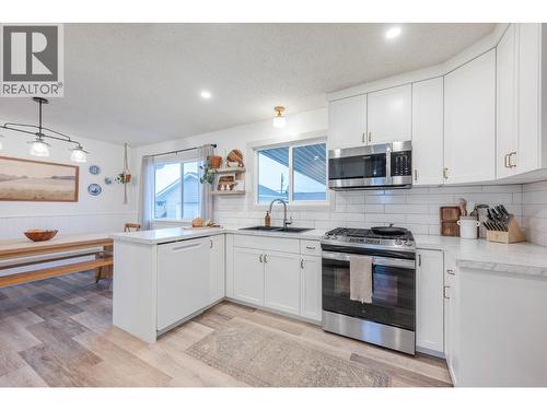302 Bass Avenue, Enderby, BC - Indoor Photo Showing Kitchen With Upgraded Kitchen