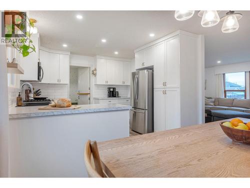 302 Bass Avenue, Enderby, BC - Indoor Photo Showing Kitchen With Upgraded Kitchen