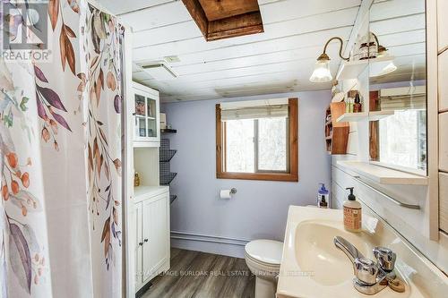 716 Sandy Bay Road, Haldimand, ON - Indoor Photo Showing Bathroom