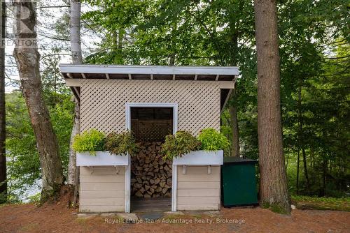 Wood storage for fireplace - 5 Fallingview Trail, Seguin, ON 