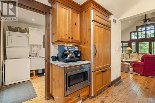 Built-in high end appliances - 5 Fallingview Trail, Seguin, ON 
