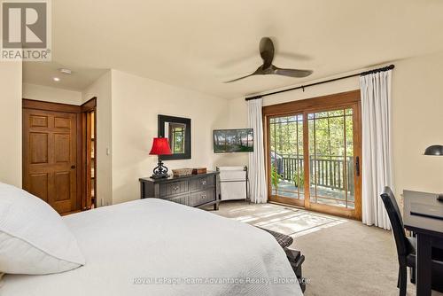Spacious primary bedroom w/walkout - 5 Fallingview Trail, Seguin, ON 