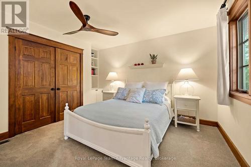2nd bedroom w/double closets and builtin shelves - 5 Fallingview Trail, Seguin, ON 