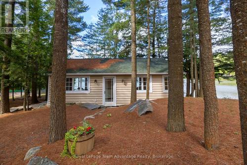 Welcome to the second cottage/Bunkie - 5 Fallingview Trail, Seguin, ON 
