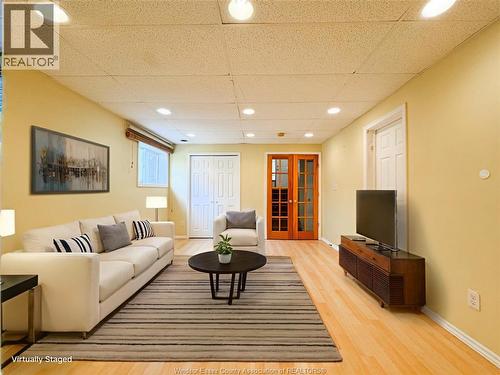 4261 Centurion, Windsor, ON - Indoor Photo Showing Living Room