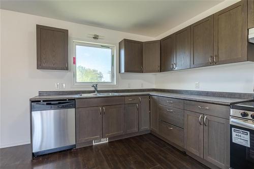 29 Jeanne Drive, La Broquerie, MB - Indoor Photo Showing Kitchen
