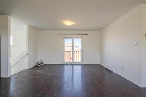 29 Jeanne Drive, La Broquerie, MB - Indoor Photo Showing Other Room