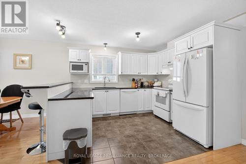 1097 Crossfield Avenue, Kingston (City Northwest), ON - Indoor Photo Showing Kitchen