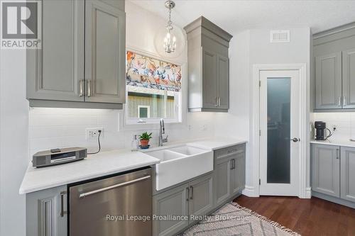 8 Dorchester Drive, Prince Edward County (Wellington), ON - Indoor Photo Showing Kitchen