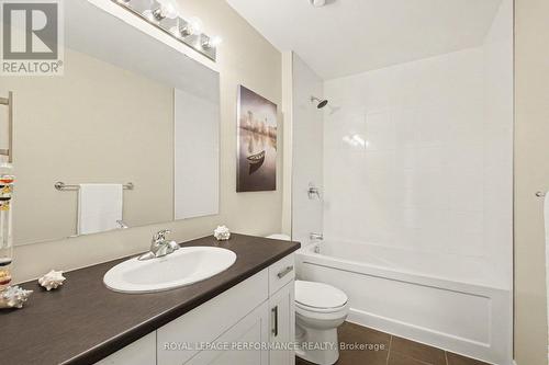 220 Pembina Private, Ottawa, ON - Indoor Photo Showing Bathroom