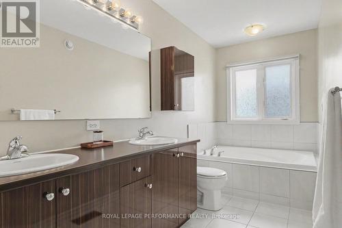 220 Pembina Private, Ottawa, ON - Indoor Photo Showing Bathroom