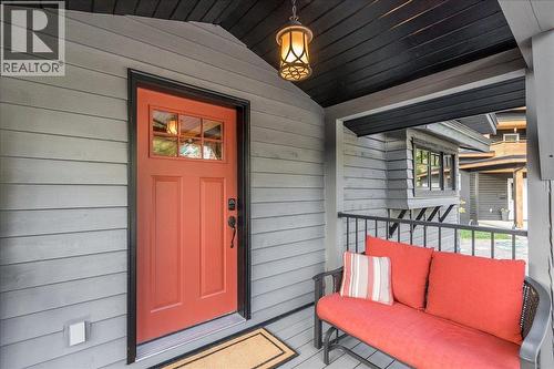 530 Foster Place, Nelson, BC - Outdoor With Exterior