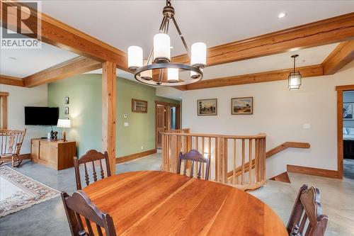 530 Foster Place, Nelson, BC - Indoor Photo Showing Dining Room