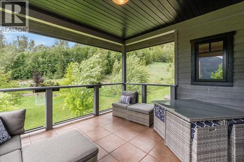 530 Foster Place, Nelson, BC - Outdoor With Balcony With Exterior