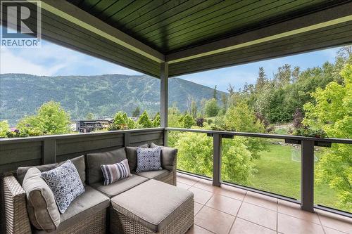 530 Foster Place, Nelson, BC - Outdoor With Balcony With Exterior