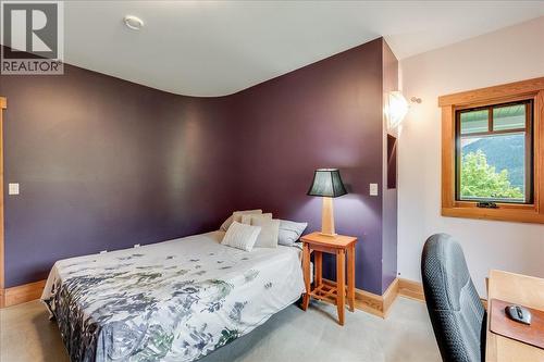 530 Foster Place, Nelson, BC - Indoor Photo Showing Bedroom