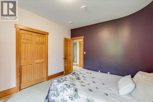 530 Foster Place, Nelson, BC - Indoor Photo Showing Bedroom