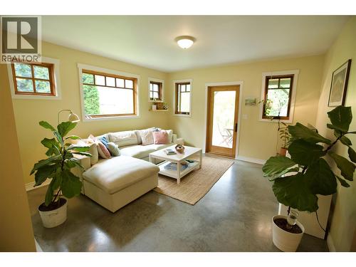 530 Foster Place, Nelson, BC - Indoor