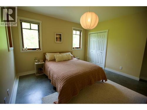 530 Foster Place, Nelson, BC - Indoor Photo Showing Bedroom