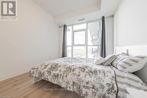 609 - 550 North Service Road, Grimsby, ON - Indoor Photo Showing Bedroom
