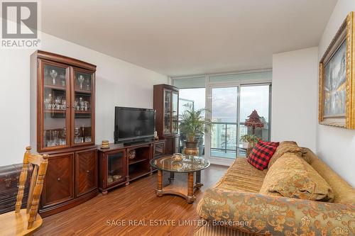 3712 - 19 Grand Trunk Crescent, Toronto, ON - Indoor Photo Showing Living Room