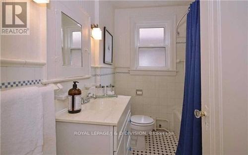 311 Chaplin Crescent, Toronto, ON - Indoor Photo Showing Bathroom