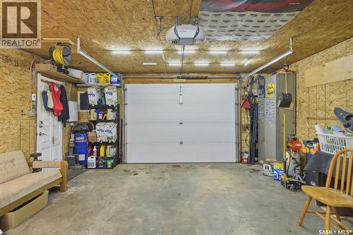 403 Willow Street E, Saskatoon, SK - Indoor Photo Showing Garage