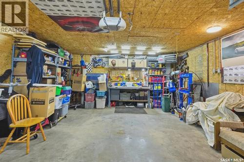 403 Willow Street E, Saskatoon, SK - Indoor Photo Showing Garage