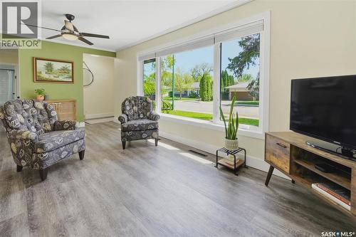 403 Willow Street E, Saskatoon, SK - Indoor Photo Showing Living Room