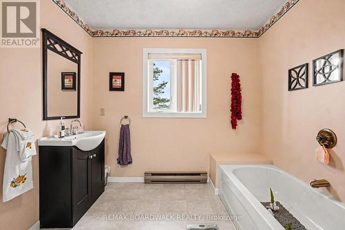 1525 Route 900 W, The Nation, ON - Indoor Photo Showing Bathroom