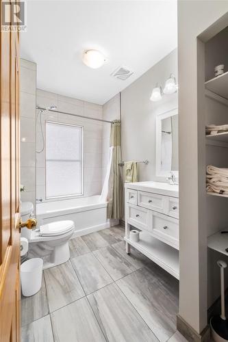 57 Queens Road, St. John'S, NL - Indoor Photo Showing Bathroom