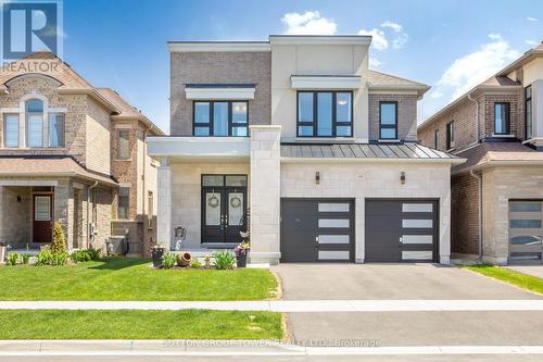 194 FERRAGINE CRESCENT  Bradford West Gwillimbury, ON L3Z 4K1