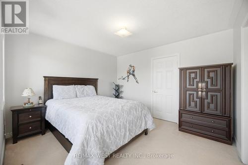 7288 Zinnia Place, Mississauga, ON - Indoor Photo Showing Bedroom