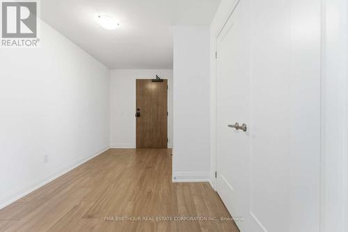 1809 - 1035 Southdown Road, Mississauga, ON - Indoor Photo Showing Other Room